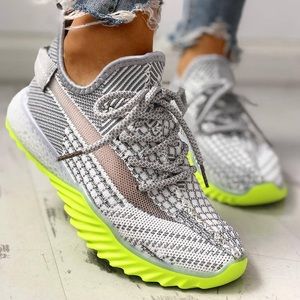 NWOT Women’s Net Surface Lace-up Sneakers